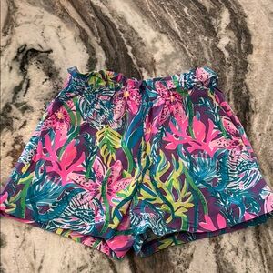 Lilly Pulitzer Dalci Stretch Short Size Small  ocean trail print **like new!!!**